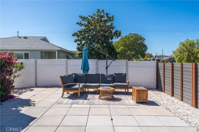 5512 Willowcrest, North Hollywood, CA 91601