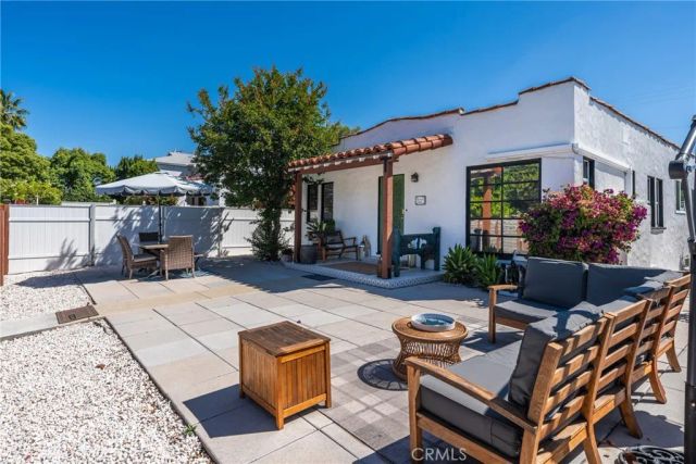 5512 Willowcrest, North Hollywood, CA 91601