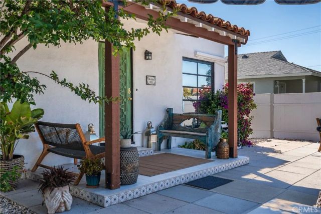 5512 Willowcrest, North Hollywood, CA 91601