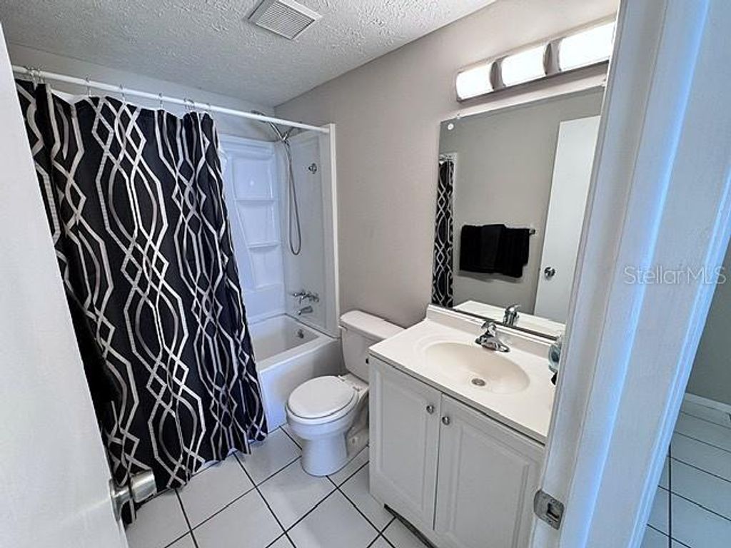 Image 20 of property listing at 16004 GRASS LAKE DRIVE, Tampa, FL 33618