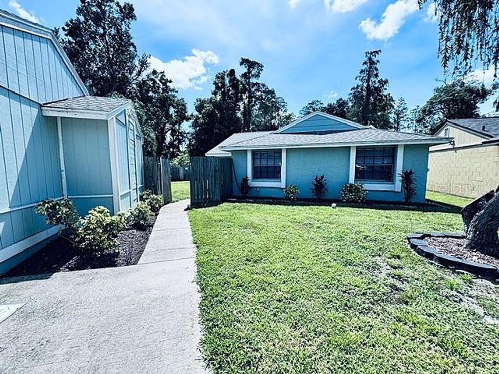 Image 24 of property listing at 16004 GRASS LAKE DRIVE, Tampa, FL 33618