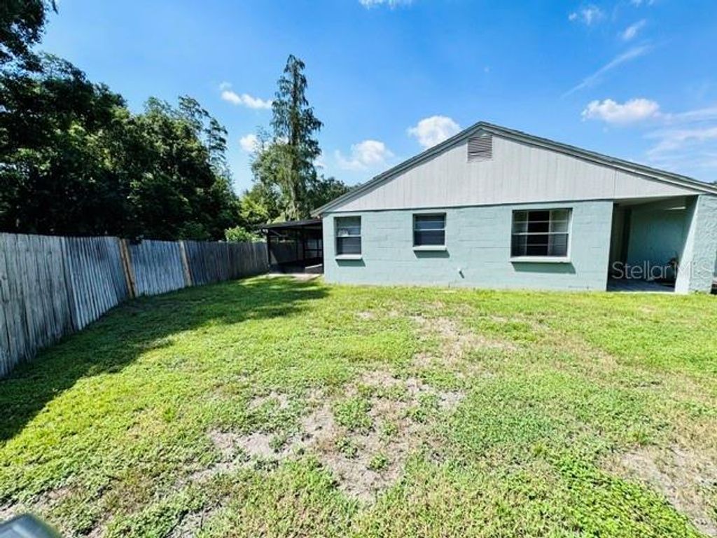 Image 27 of property listing at 16004 GRASS LAKE DRIVE, Tampa, FL 33618