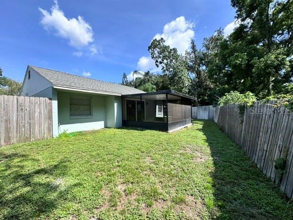 Image 29 of property listing at 16004 GRASS LAKE DRIVE, Tampa, FL 33618