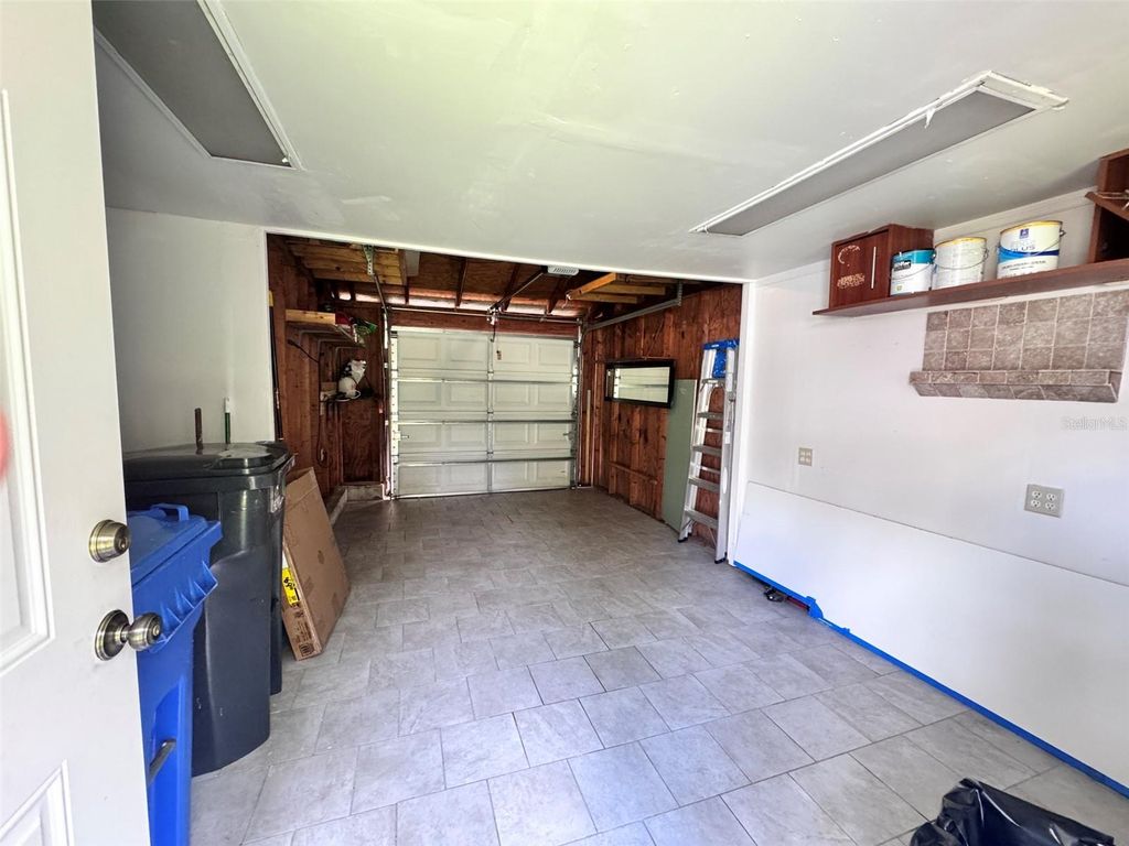 Image 33 of property listing at 16004 GRASS LAKE DRIVE, Tampa, FL 33618
