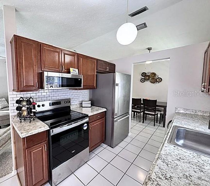 Image 10 of property listing at 16004 GRASS LAKE DRIVE, Tampa, FL 33618