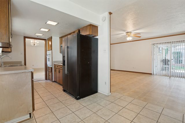 1633 Hanging Cliff Drive, Dallas, TX 75224