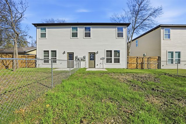 303 Eastland Street, Cleburne, TX 76031