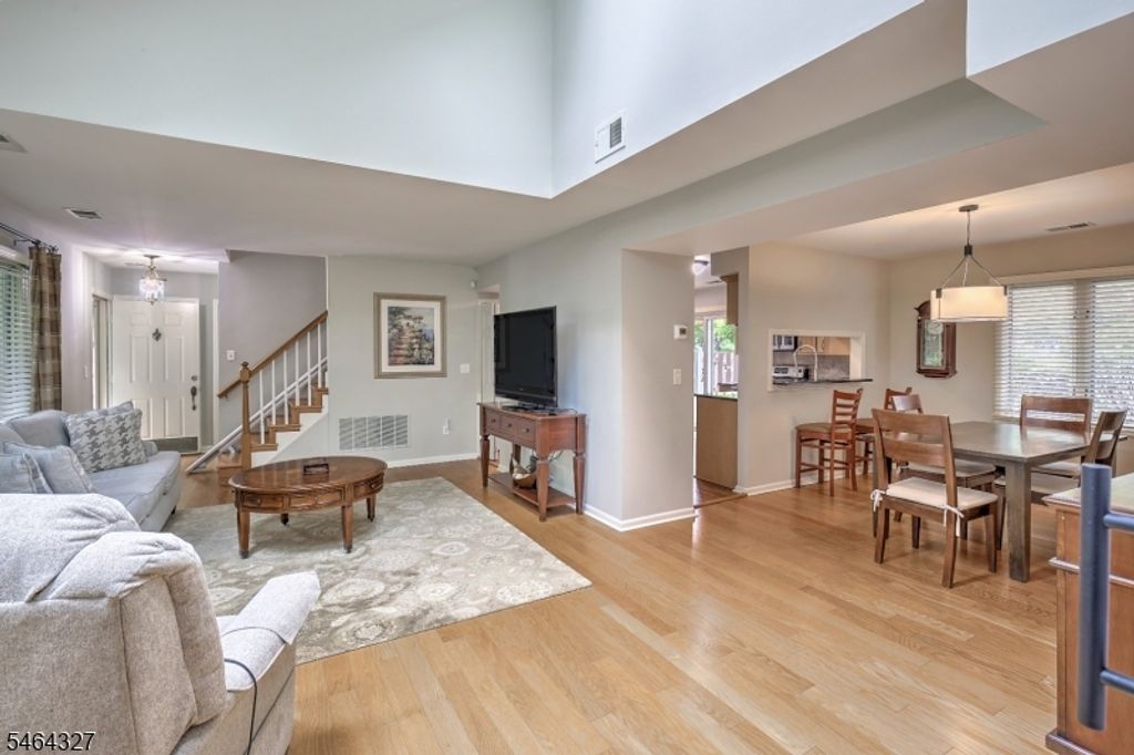 27 Village Dr, Bernards Twp., NJ 07920 — photo 4