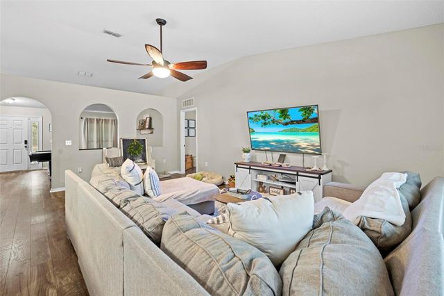 880 W RUM PLACE, Dunnellon, FL 34434