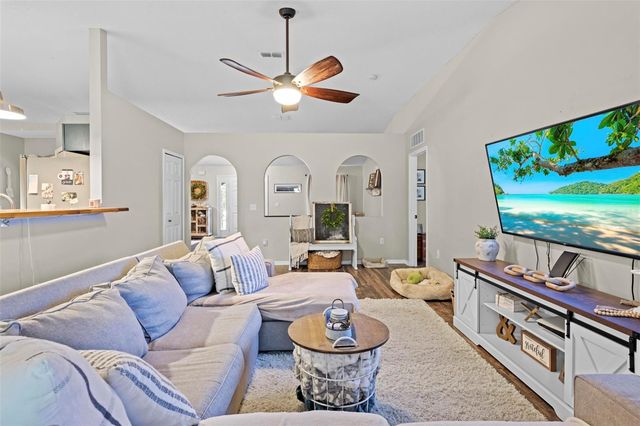 880 W RUM PLACE, Dunnellon, FL 34434