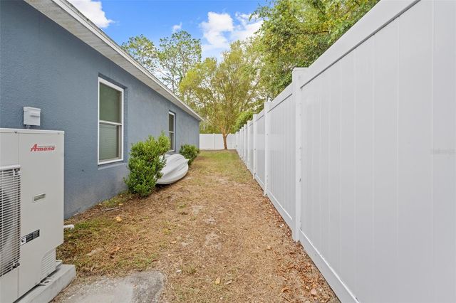 880 W RUM PLACE, Dunnellon, FL 34434