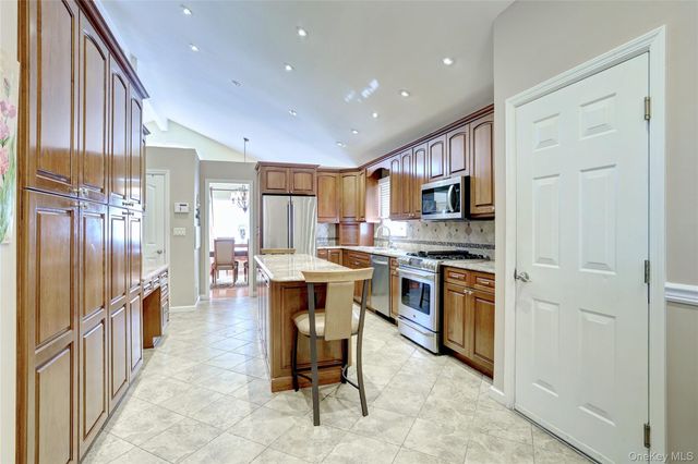 52 Jefferson Lane, New City, NY 10956