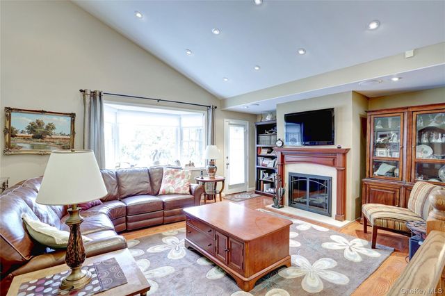 52 Jefferson Lane, New City, NY 10956