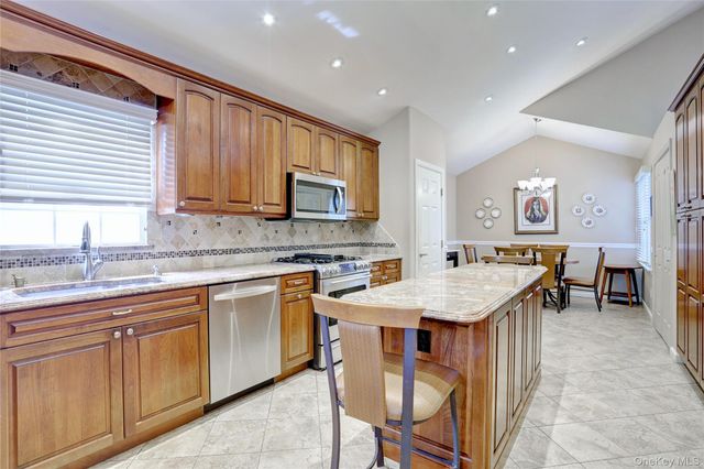 52 Jefferson Lane, New City, NY 10956