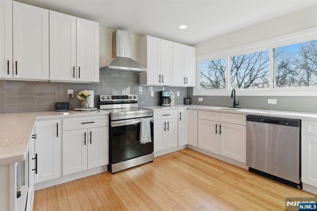 21 Skyview Road, Ringwood, NJ 07456