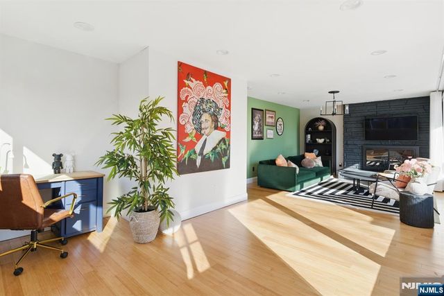 21 Skyview Road, Ringwood, NJ 07456