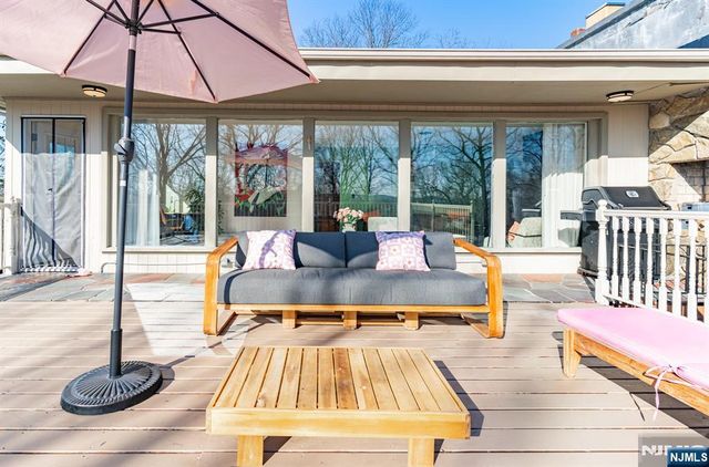 21 Skyview Road, Ringwood, NJ 07456