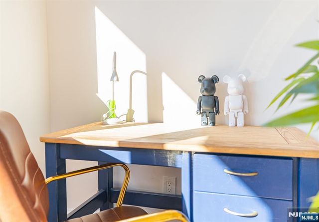 21 Skyview Road, Ringwood, NJ 07456