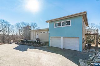 21 Skyview Road, Ringwood, NJ 07456