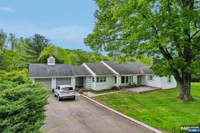 6 Saw Mill Road, North Haledon, NJ 07508
