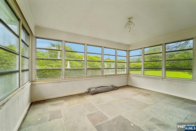 6 Saw Mill Road, North Haledon, NJ 07508