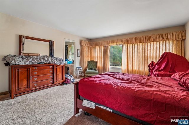6 Saw Mill Road, North Haledon, NJ 07508