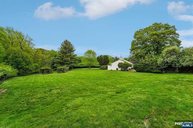 6 Saw Mill Road, North Haledon, NJ 07508
