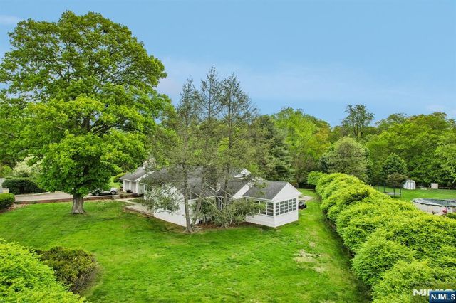 6 Saw Mill Road, North Haledon, NJ 07508