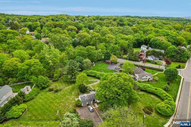 6 Saw Mill Road, North Haledon, NJ 07508