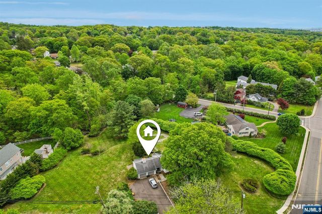 6 Saw Mill Road, North Haledon, NJ 07508