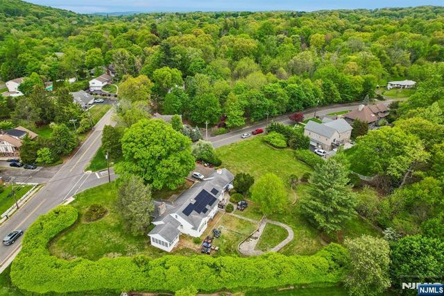 6 Saw Mill Road, North Haledon, NJ 07508
