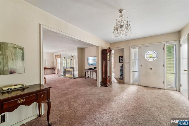 6 Saw Mill Road, North Haledon, NJ 07508
