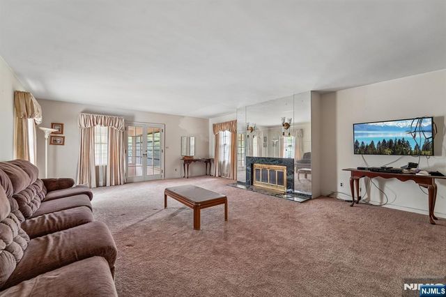 6 Saw Mill Road, North Haledon, NJ 07508