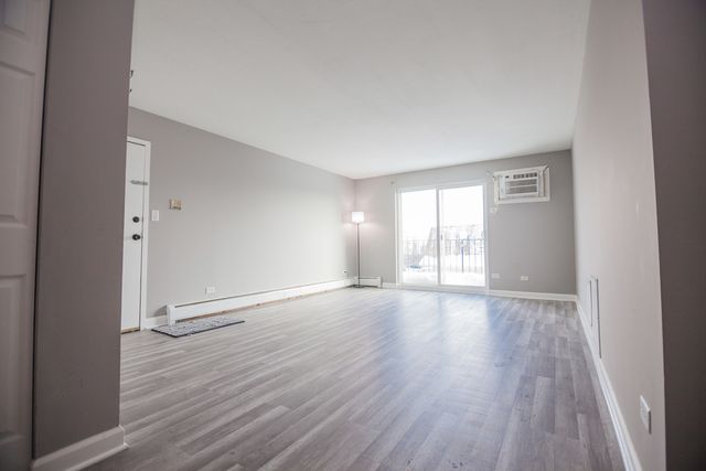 1111 Bloomingdale Road 2B, Glendale Heights, IL 60139