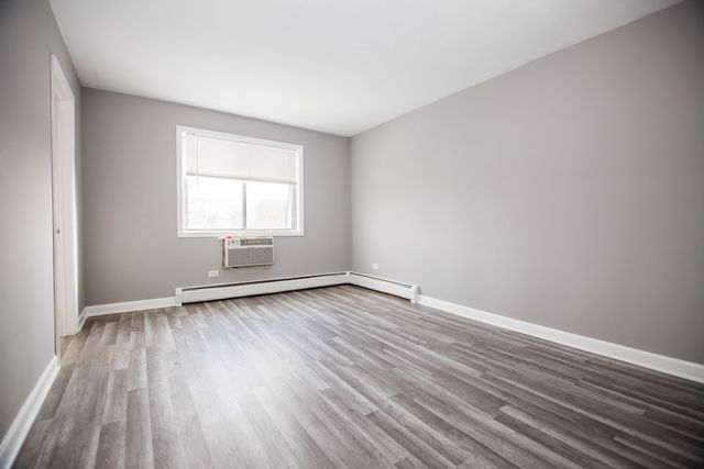 1111 Bloomingdale Road 2B, Glendale Heights, IL 60139