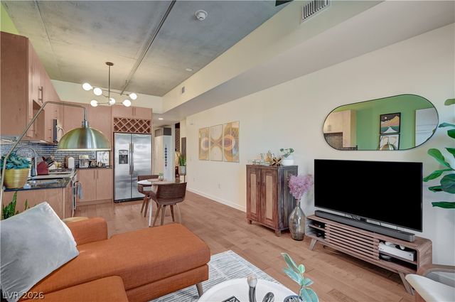 353 East Bonneville Avenue 569, Las Vegas, NV 89101