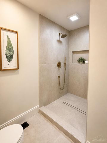 3787 Hyde Park Avenue, Cincinnati, OH 45209