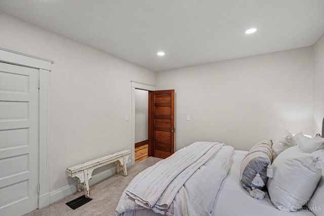 3787 Hyde Park Avenue, Cincinnati, OH 45209