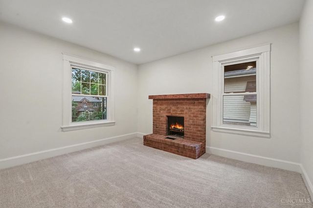 3787 Hyde Park Avenue, Cincinnati, OH 45209