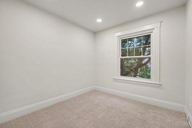 3787 Hyde Park Avenue, Cincinnati, OH 45209