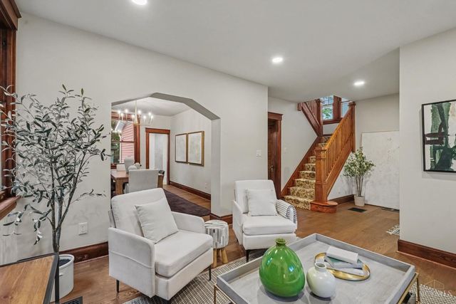 3787 Hyde Park Avenue, Cincinnati, OH 45209