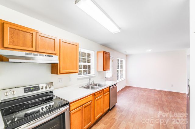 814 Mount Holly Huntersville Road, Charlotte, NC 28214