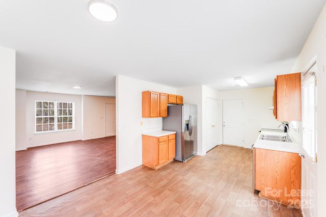 814 Mount Holly Huntersville Road, Charlotte, NC 28214