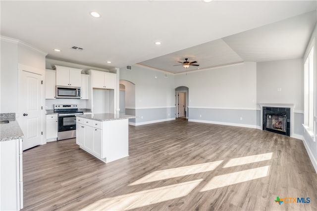 179 Lost Maples Way, Marion, TX 78124