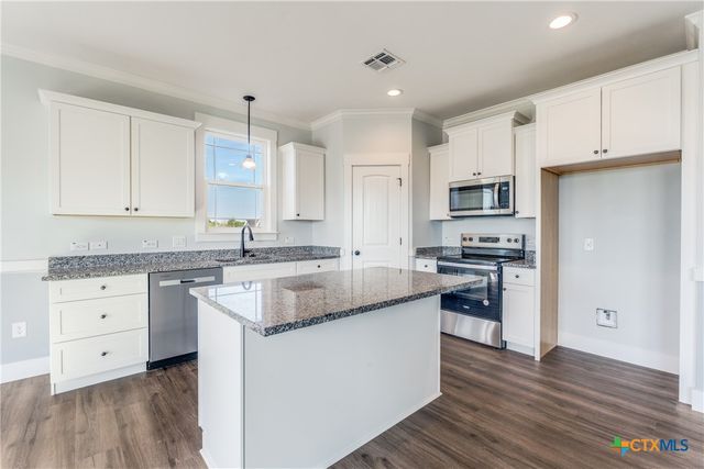 179 Lost Maples Way, Marion, TX 78124