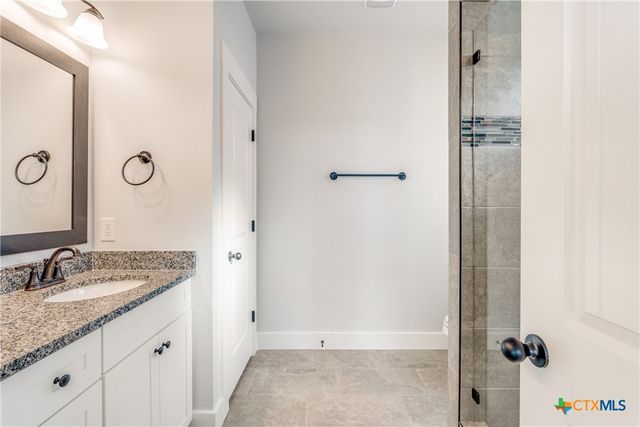 179 Lost Maples Way, Marion, TX 78124