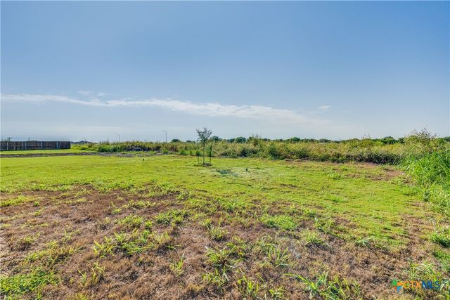 179 Lost Maples Way, Marion, TX 78124