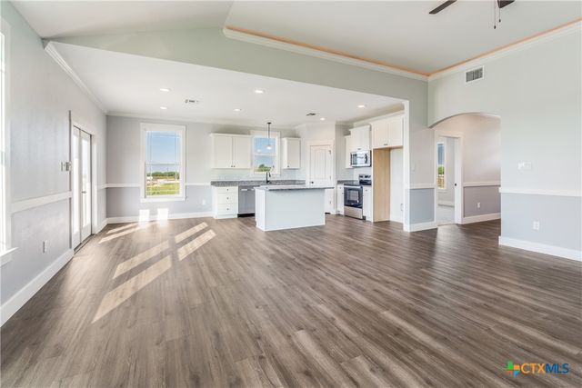 179 Lost Maples Way, Marion, TX 78124