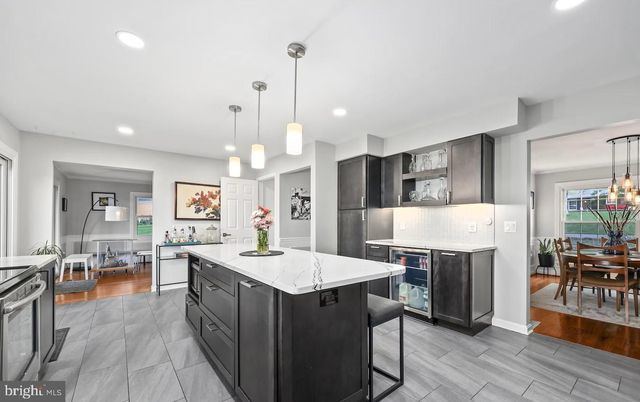 18505 CABIN RD, Triangle, VA 22172