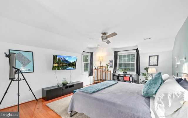 18505 CABIN RD, Triangle, VA 22172